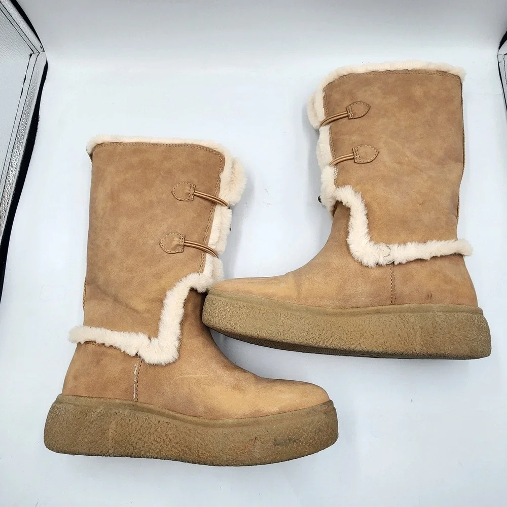 Rocket Dog Boots Women 8? Mid Calf Tan Faux Suede Fur Toggle Platform EUC Winter